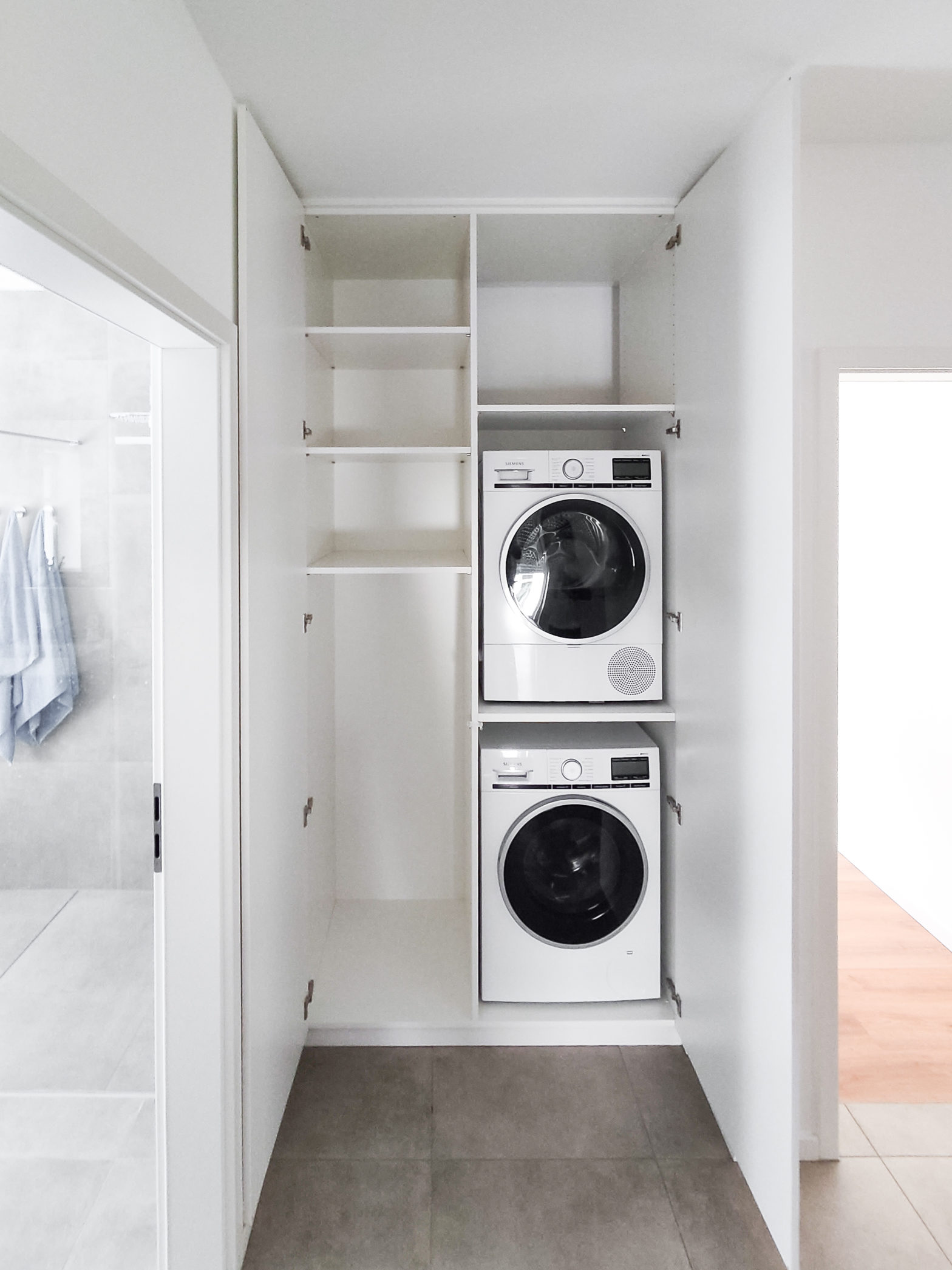 Einbauschrank nach Maß ganz individuell Die Schrankhelden