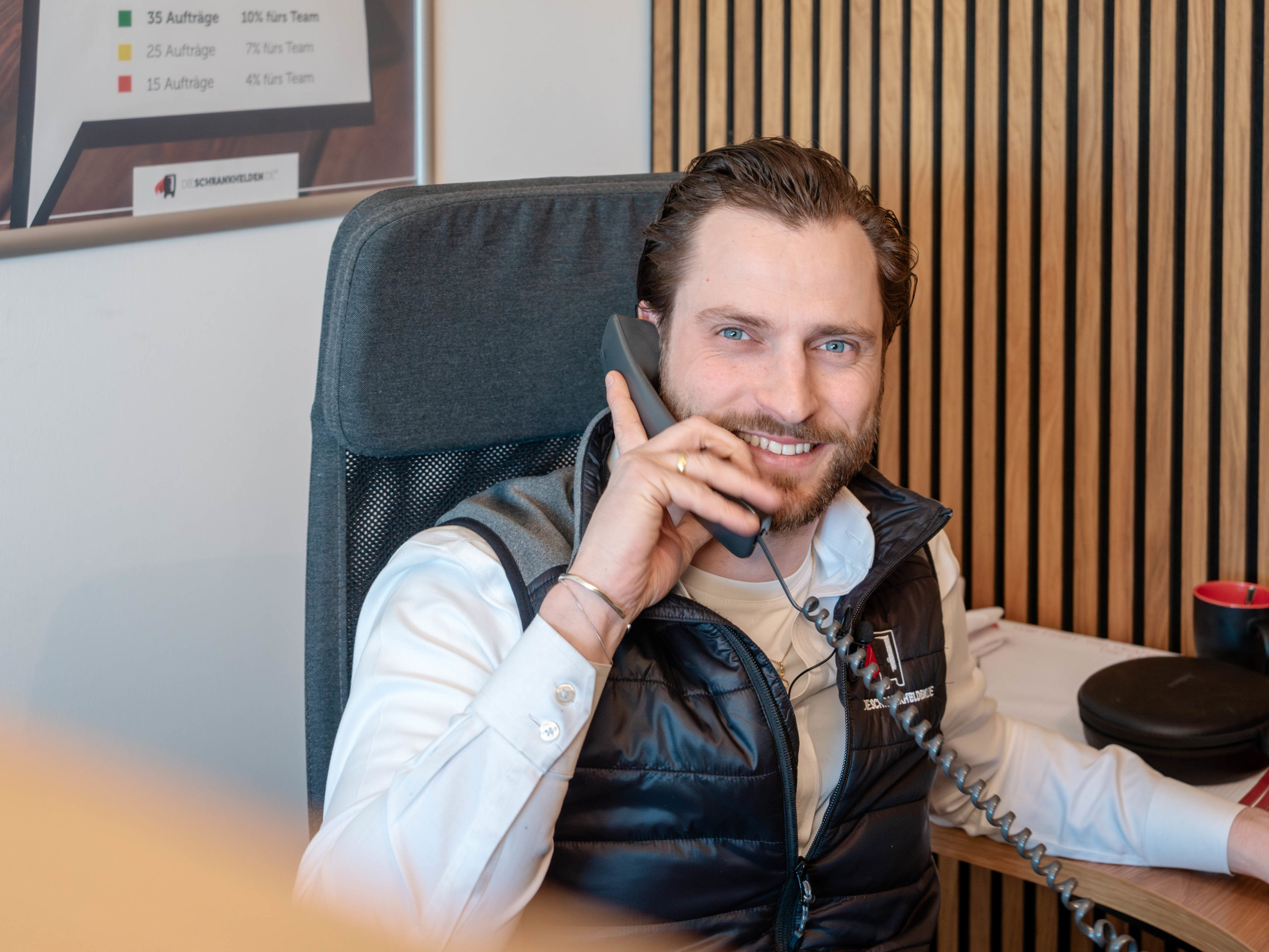 Telefonanruf von Schrankheld und Schreiner Thomas Gührs