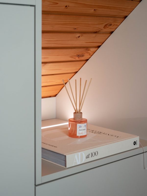 Ankleidezimmer hellbeige Nische LED für Dekoration