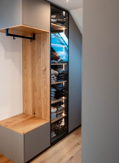 Ankleidezimmer Eiche Anthrazit LED Glastüren mit Alurahmen schwarz Ankleidezimmer Eiche Anthrazit LED Glastüren mit Alurahmen schwarz
