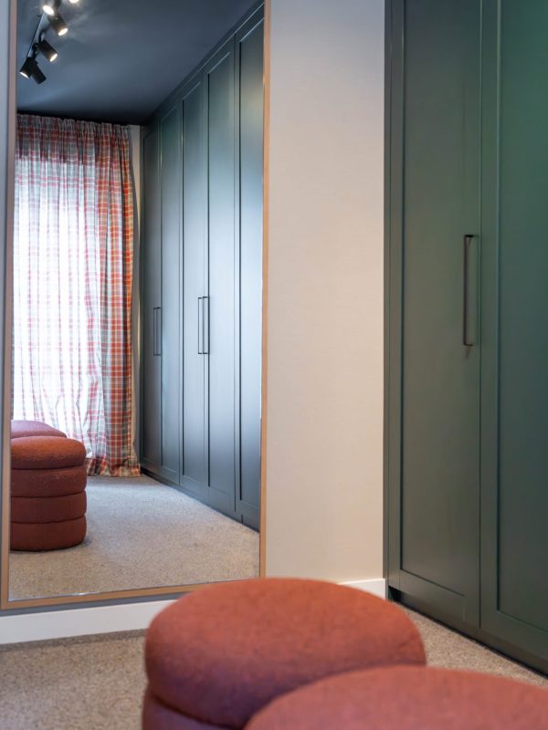 Ankleidezimmer Kassetenfronten Tannengrün