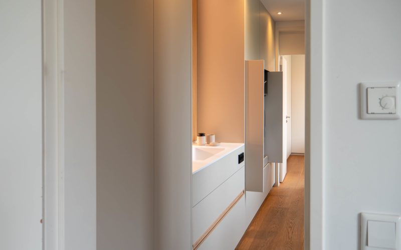 Badezimmerschrank beige Eiche
