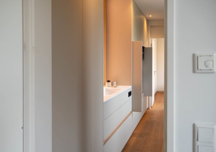 Badezimmerschrank beige Eiche