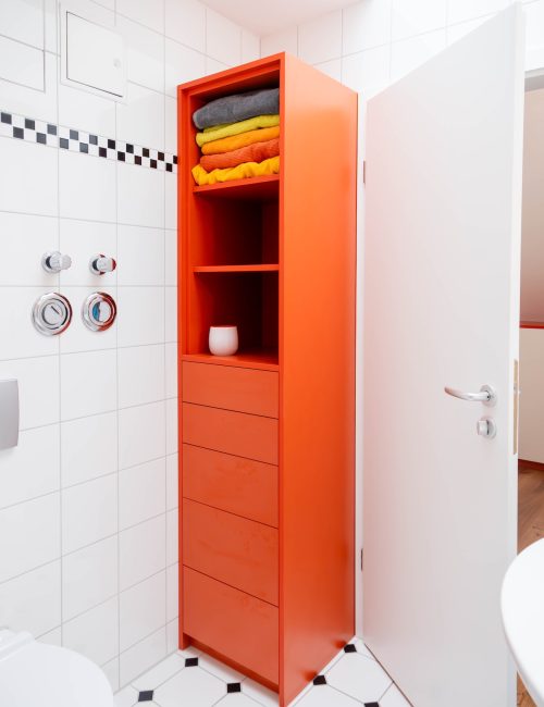 Badezimmeregal orange