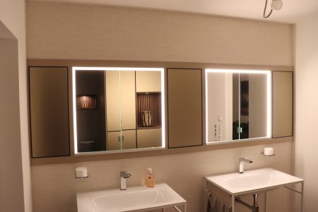 Spiegelschränke mit LED Umrandung