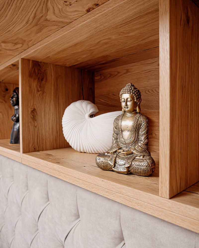 Betthinterbau Champagner Inlay Wildeiche Detailaufnahme Dekoration