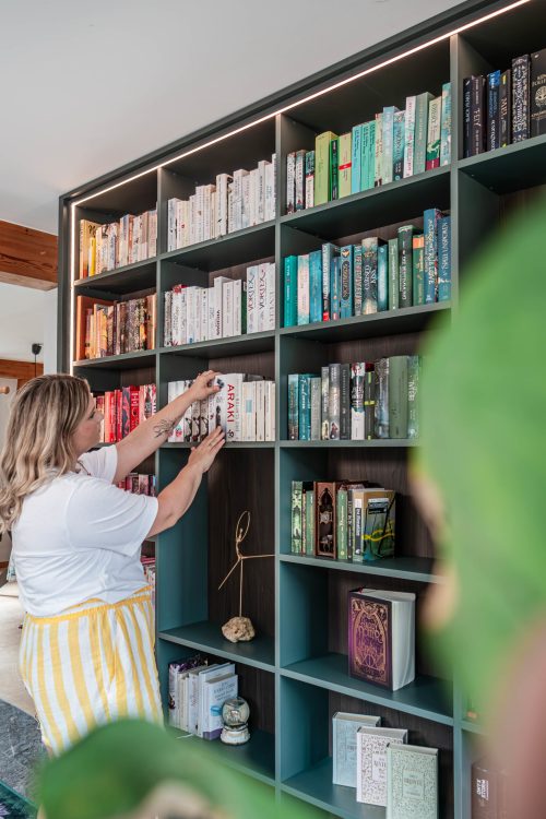 Bücherregal tannengrün LED Testimonial