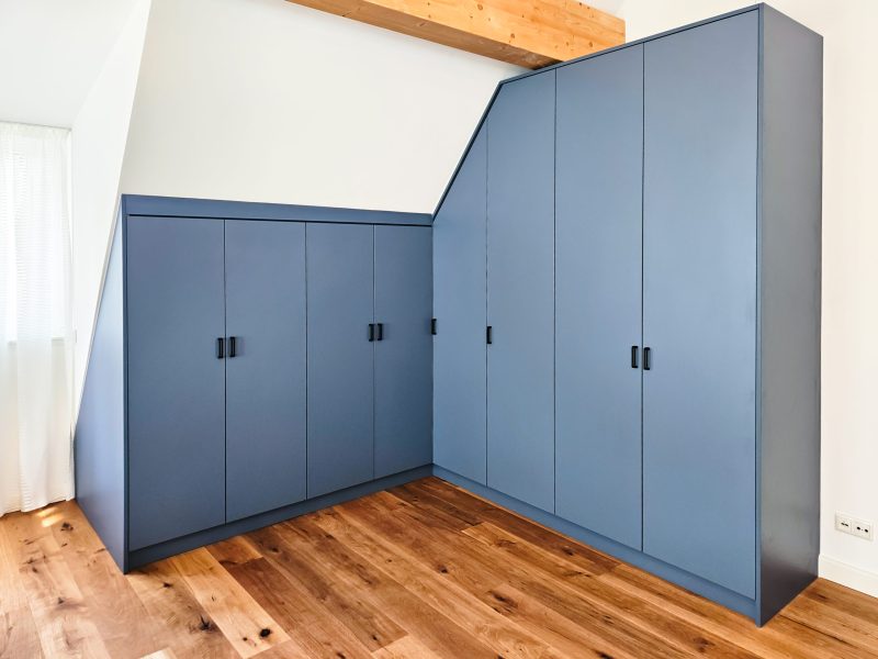 Dachschrägenschrank Kniestockschrank Nebelblau