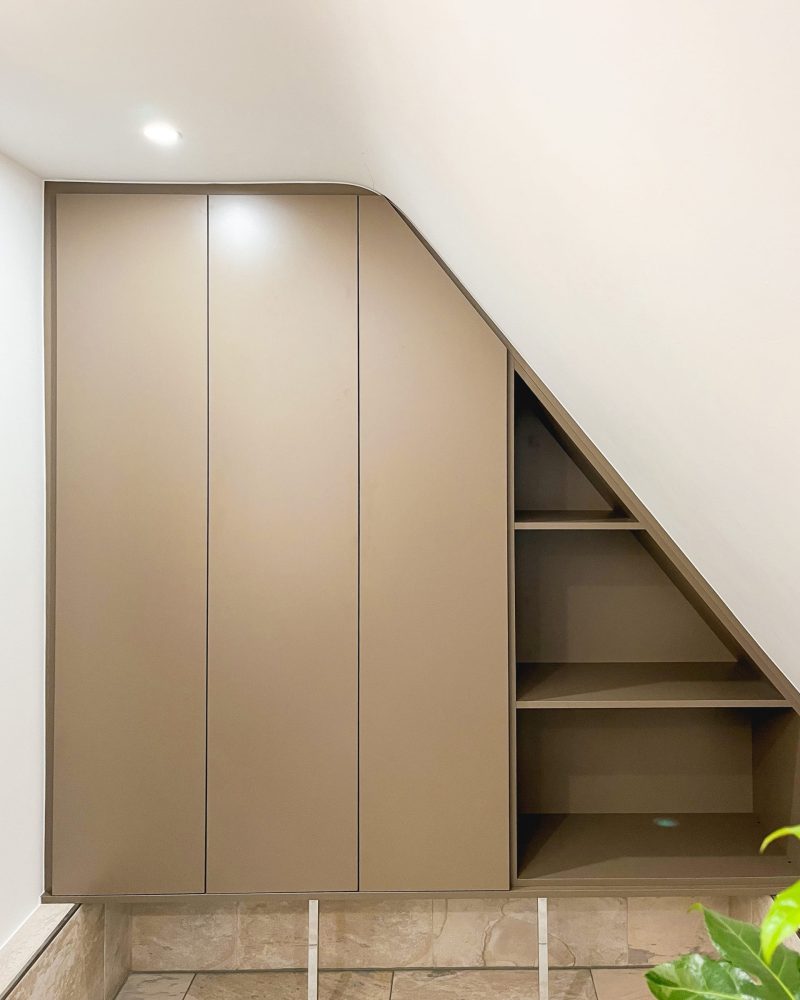 Dachschrägenschrank braun