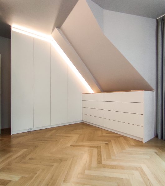 Dachschrägenschrank weiß