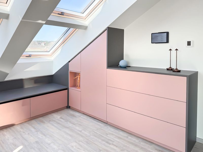 Drempelschrank_Dachschrägenschrank_altrosa_antrazith-4_DieSchrankhelden