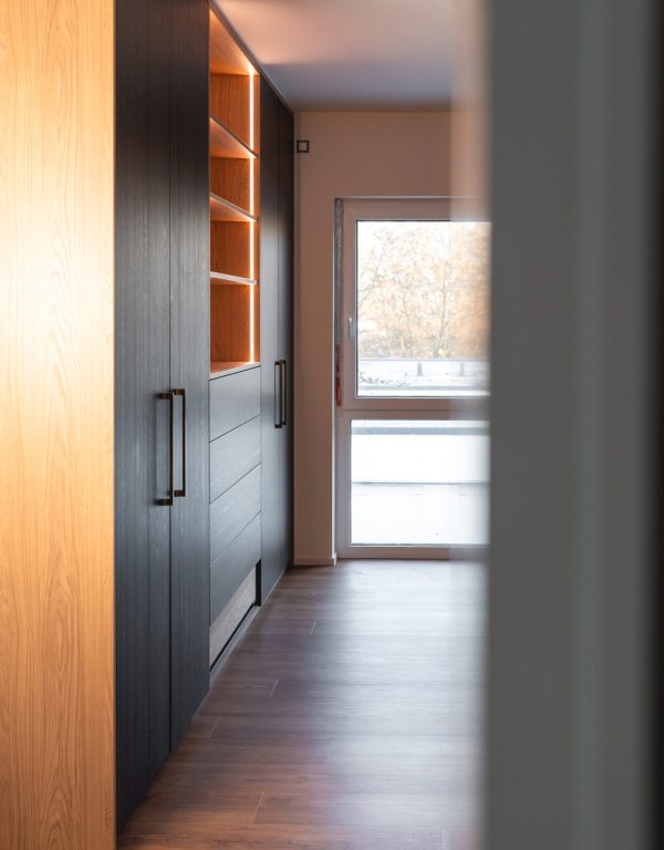 Einbauschrank Ankleide schwarz Struktur