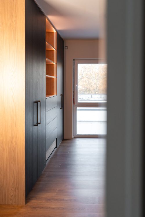 Einbauschrank Ankleide schwarz Struktur