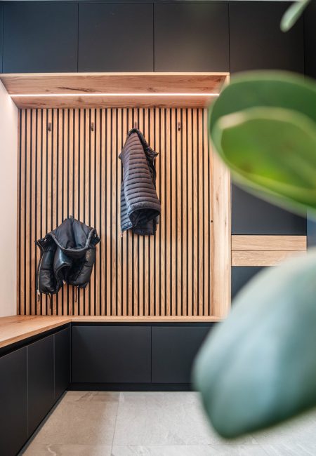 Garderobenschrank matt schwarz Antifingerprint Paneelen