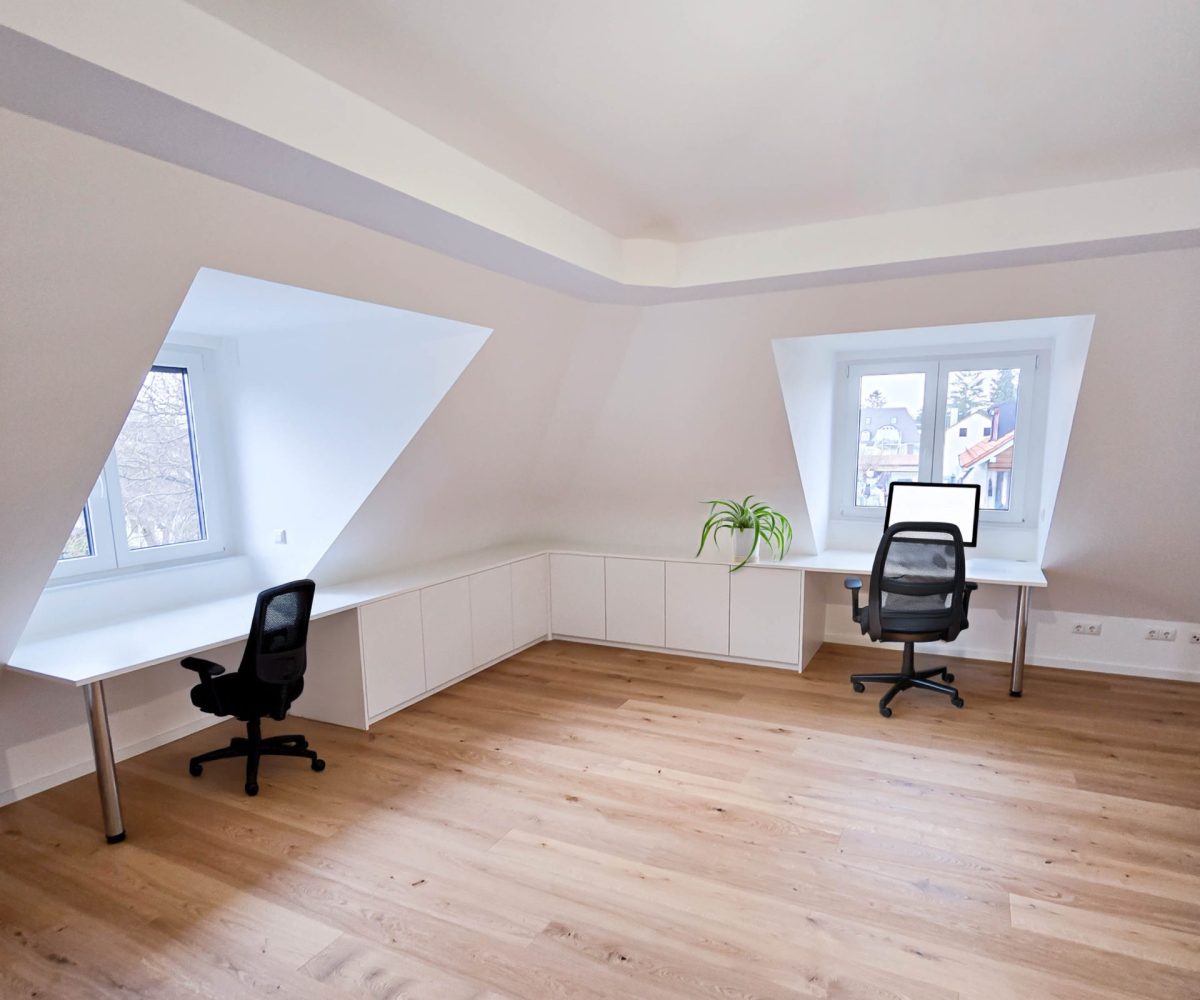 Homeoffice Büro mit Kniestockschrank matt weiss