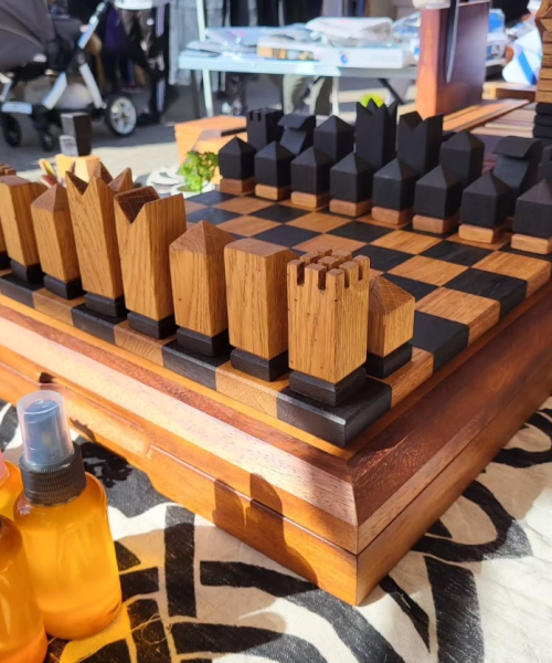 Khaled Turki Schachbrett Hell-Dunkel Holz