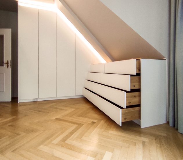 Weißes Sideboard mit Neutralweißem LED Licht