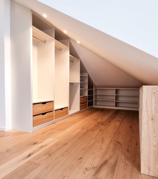 Dachschrägenschrank weiß LED