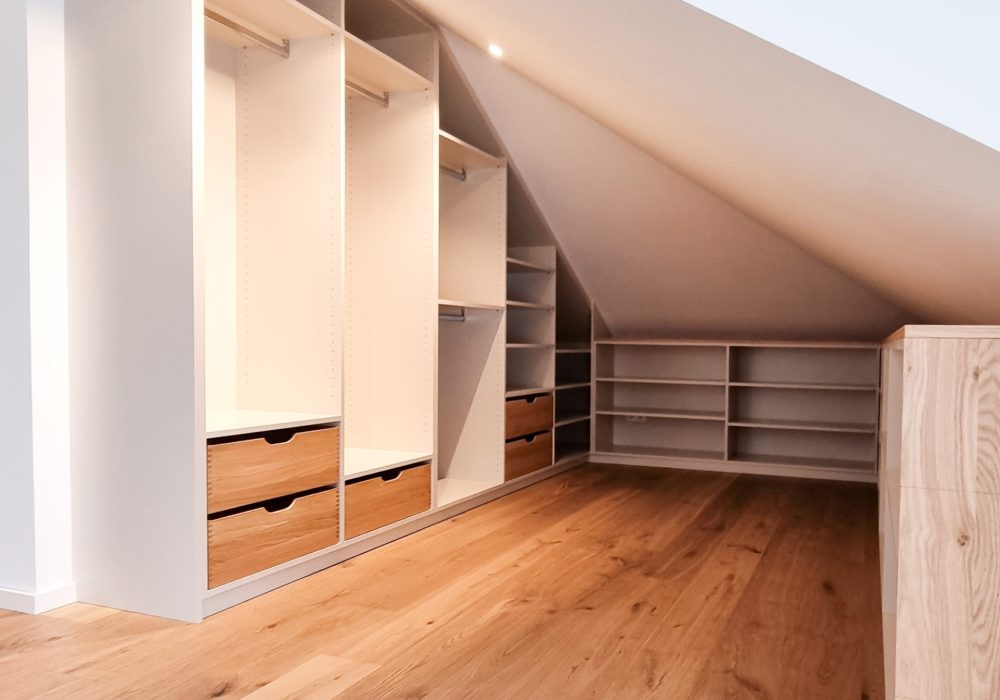 Dachschrägenschrank weiß LED