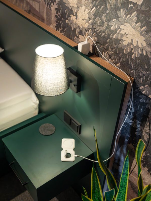 Schlafzimmer Bett Umrandung Tannengrün