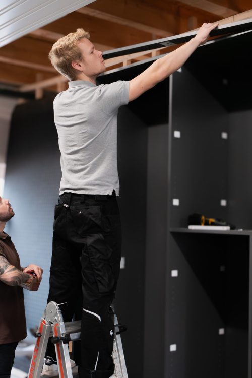 Schrankhelden Schreiner bei der Montage