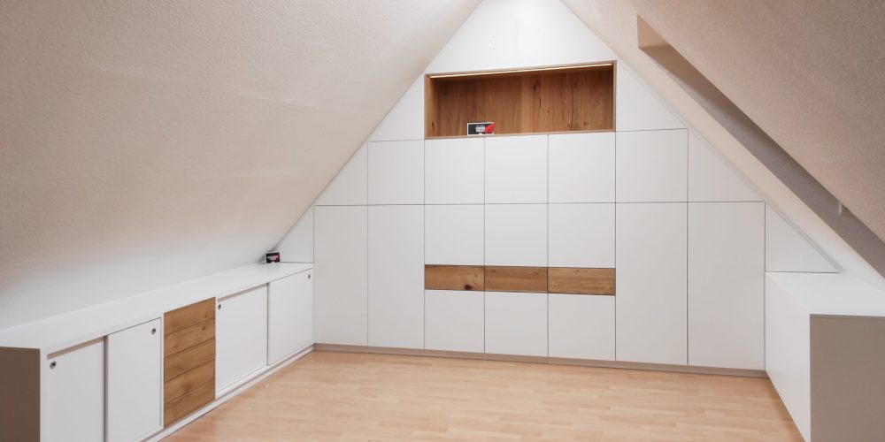Giebelschrank für das Arbeiten im Homeoffice